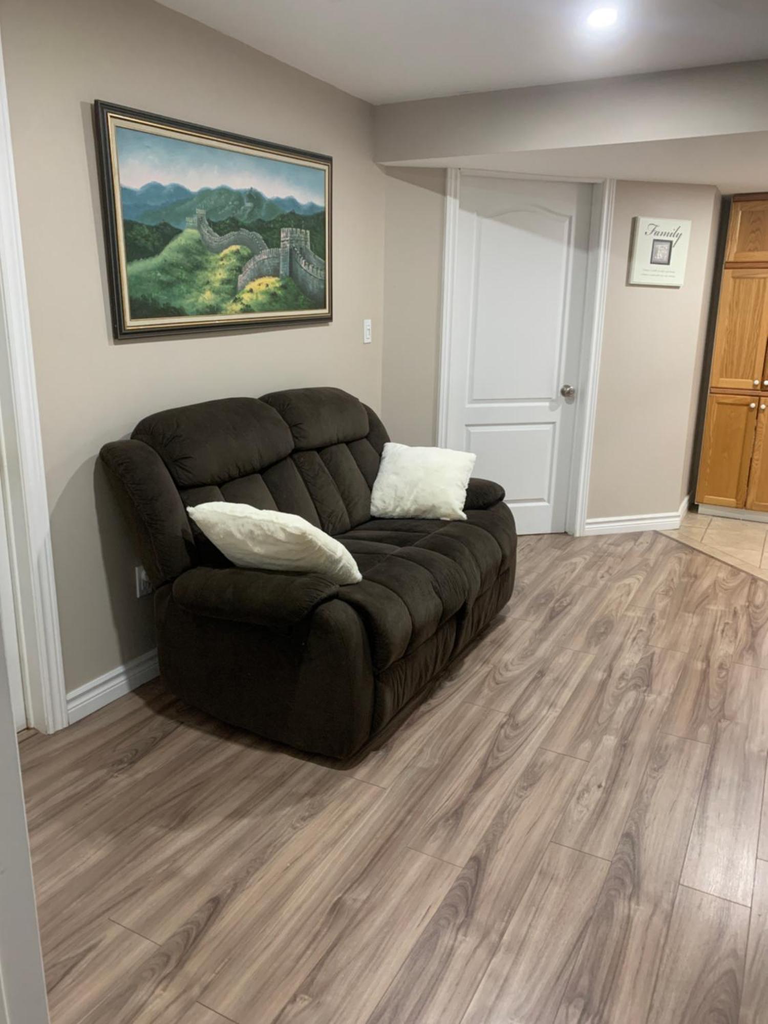 גואלף 1 Room In A Cozy And Beautiful Basement מראה חיצוני תמונה